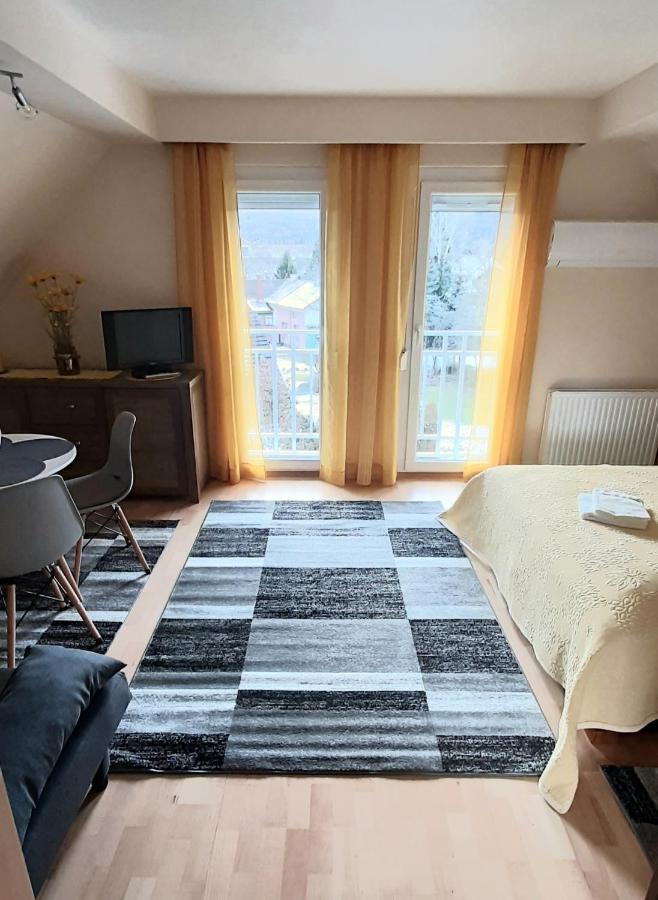 Napko Apartman Шопрон Экстерьер фото