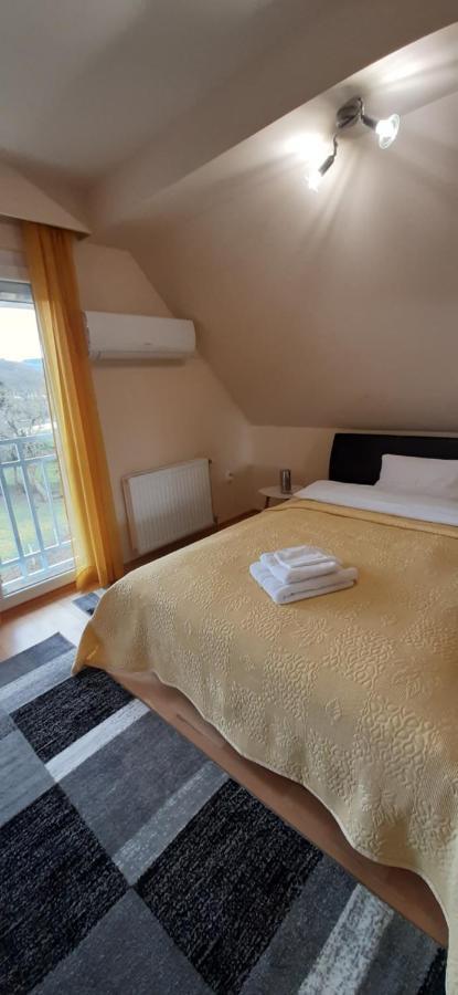 Napko Apartman Шопрон Экстерьер фото