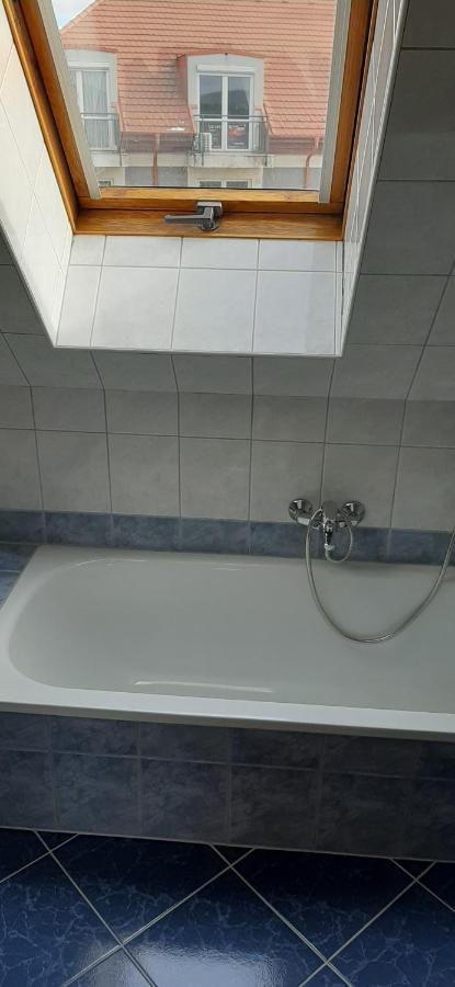 Napko Apartman Шопрон Экстерьер фото